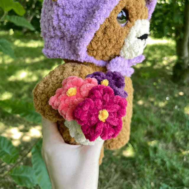 Oursonne avec bouquet